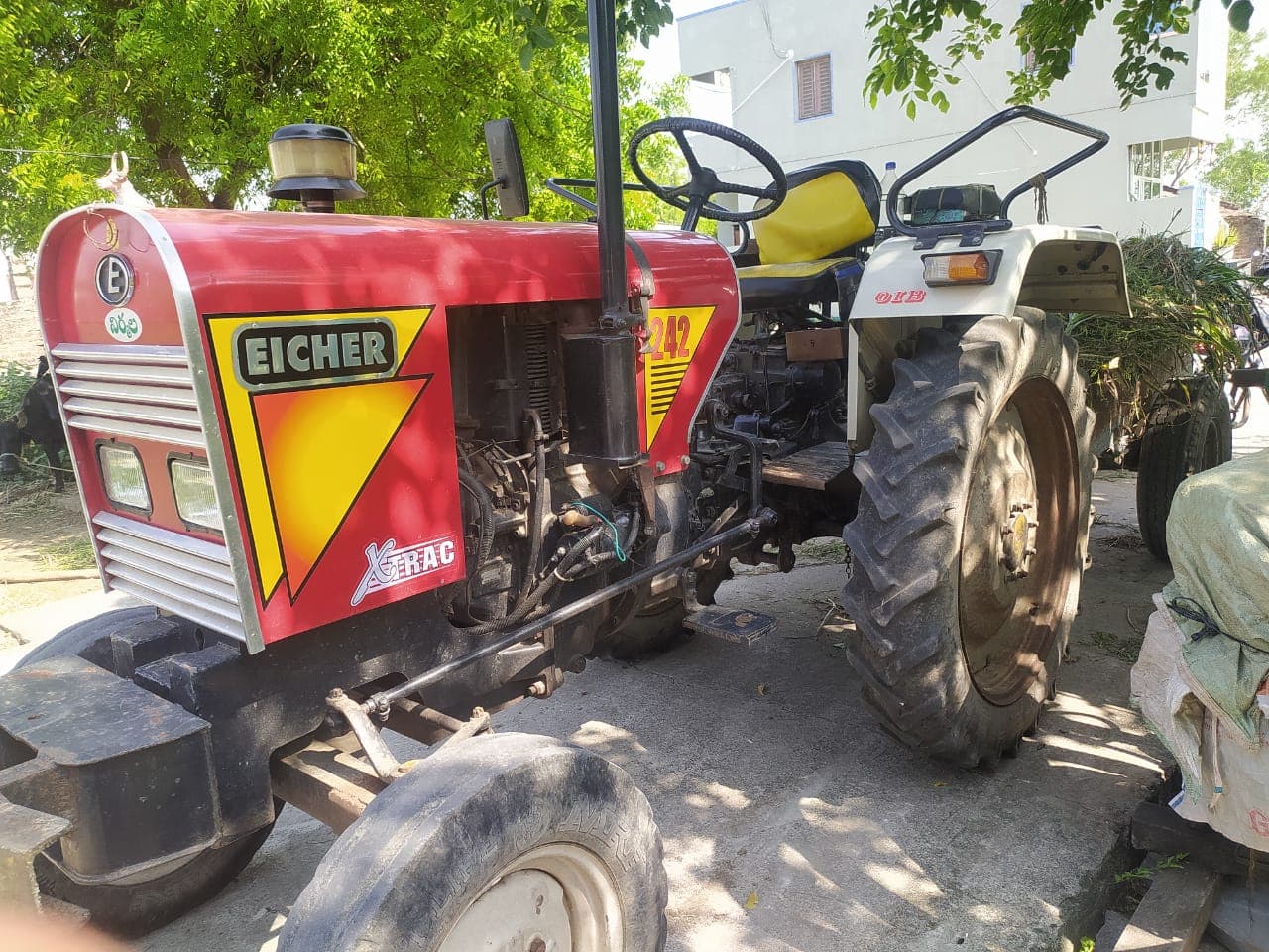 Eicher 241 (2)