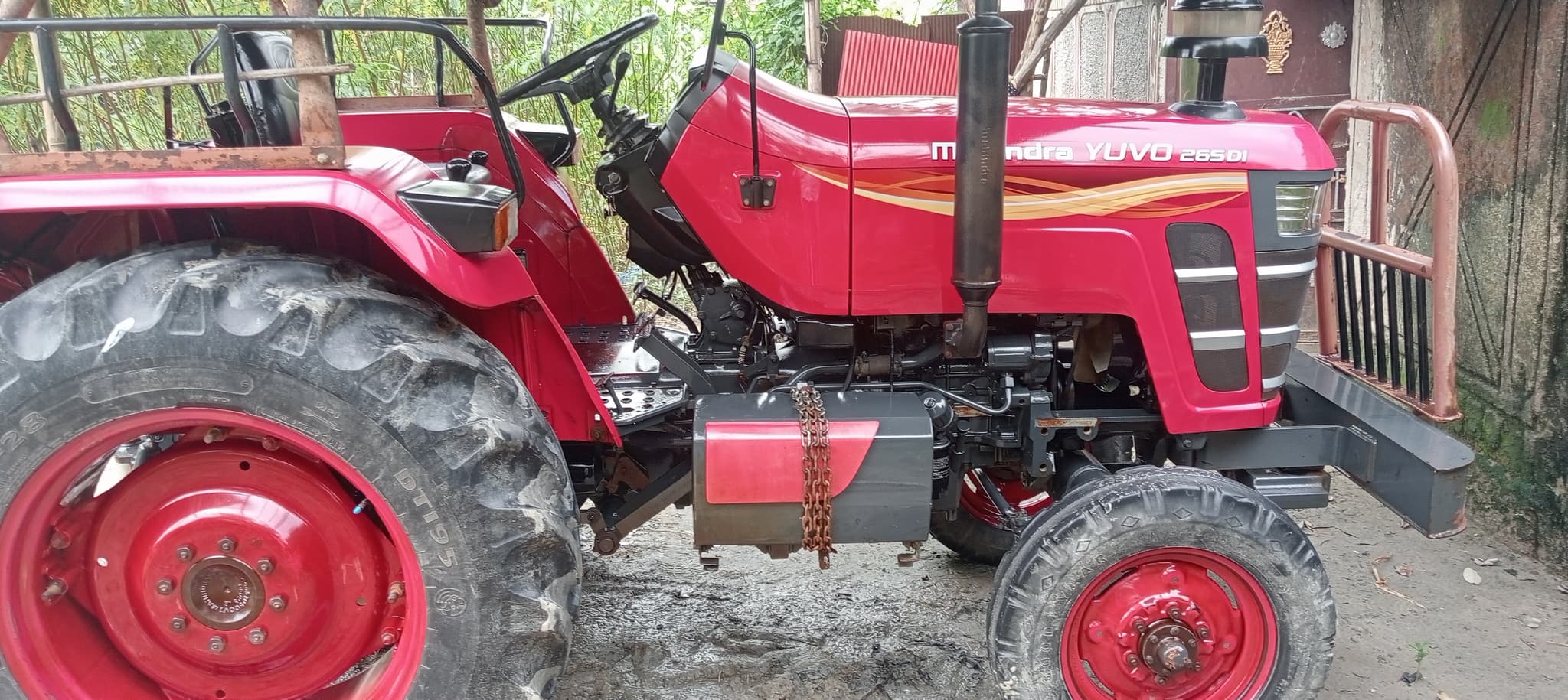 Mahindra Yuvo 265 di (4)