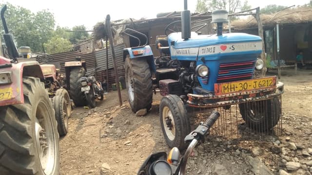 Sonalika DI 745 III (2)