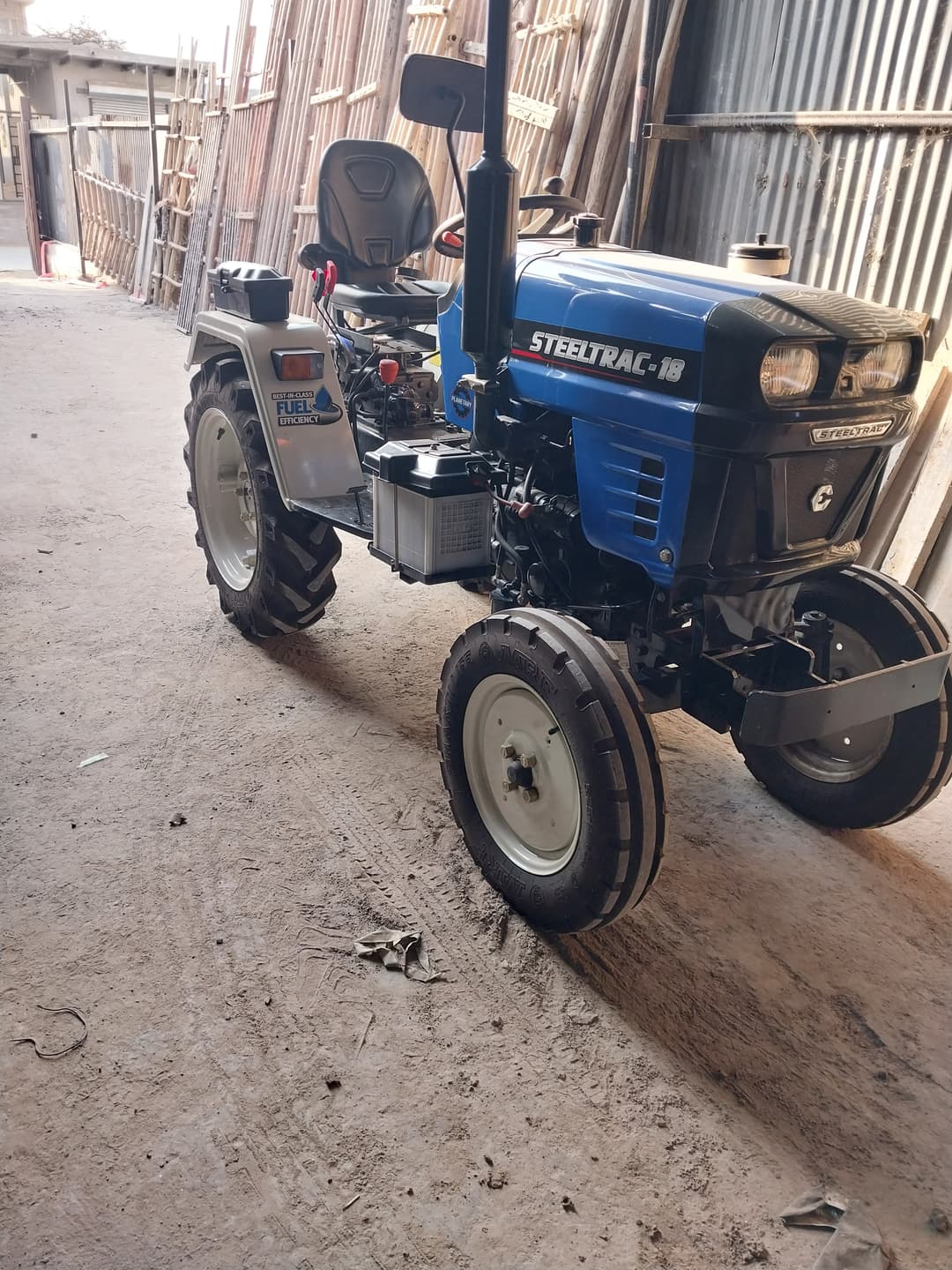 Escorts Steeltrac 18 (4)