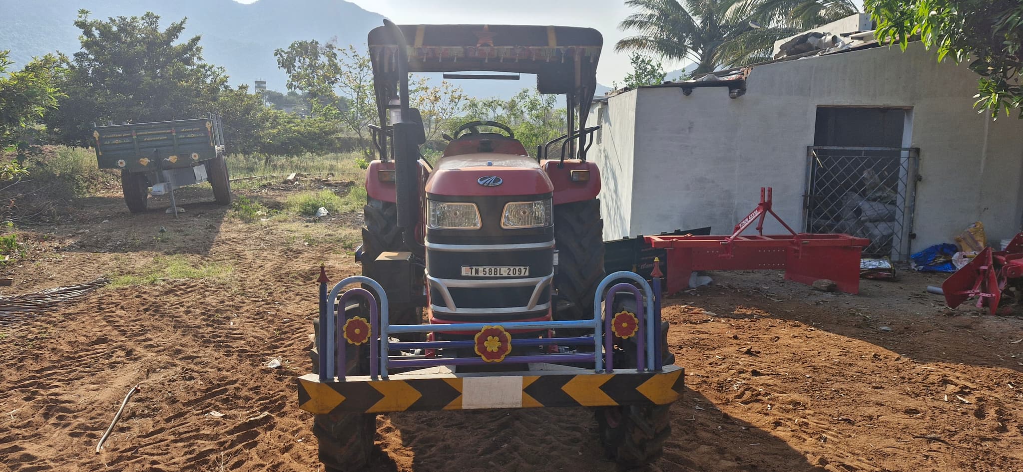 Mahindra Yuvo Tech Plus 415 4WD