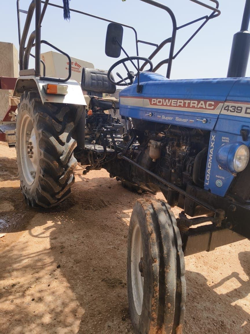 Powertrac 439 DS Plus (2)