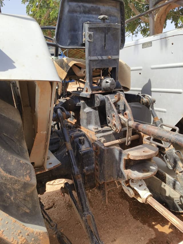 Powertrac 439 DS Plus (3)