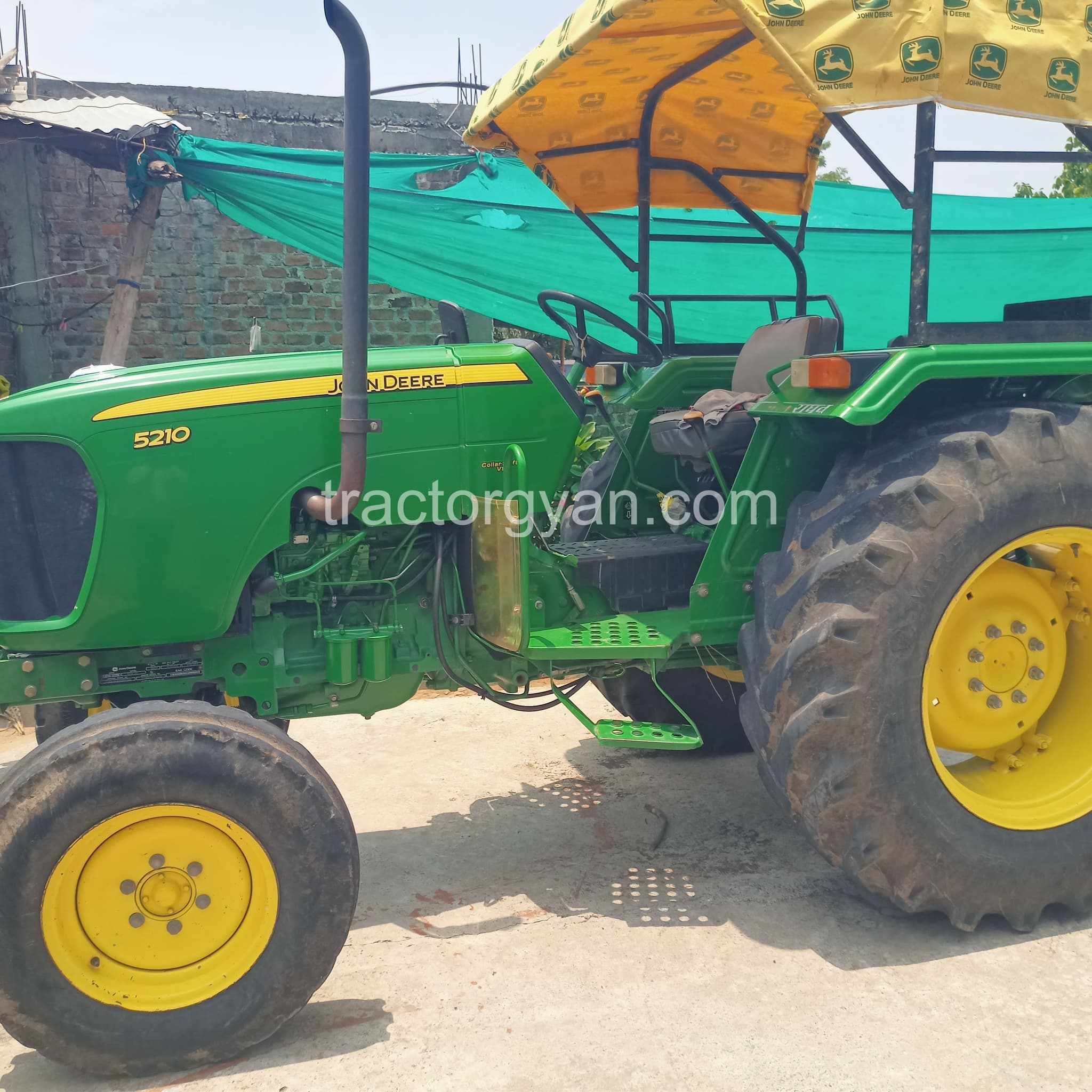 John deere 5210 2WD (3)