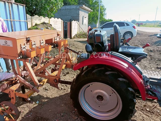 Massey ferguson 6028 MaxPro Wide track (4)