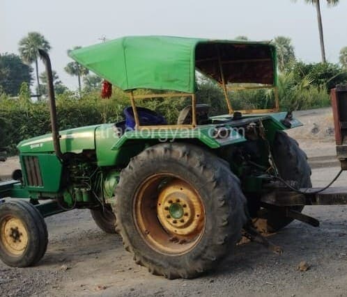 John deere 5038 D (3)