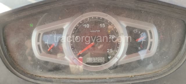 Mahindra YUVO 575 DI (4)