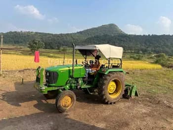 John deere 5045 D (1)