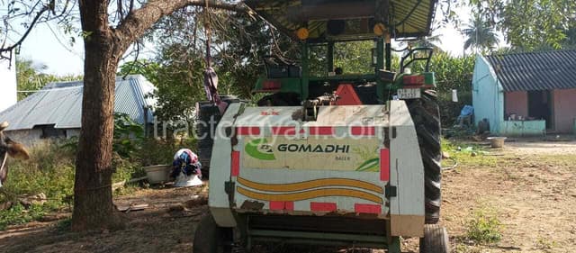 John deere 5050 D (4)