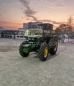 John deere 5075 E 4WD (1)