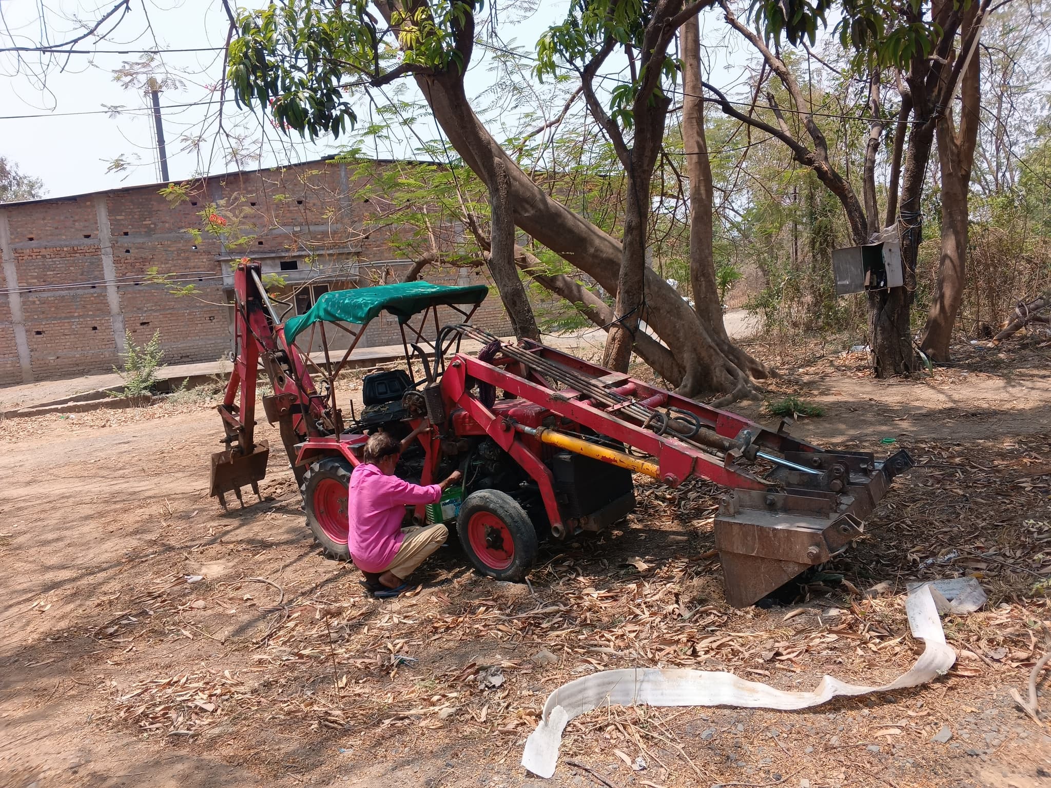 Mahindra Yuvraj 215 NXT NT (4)