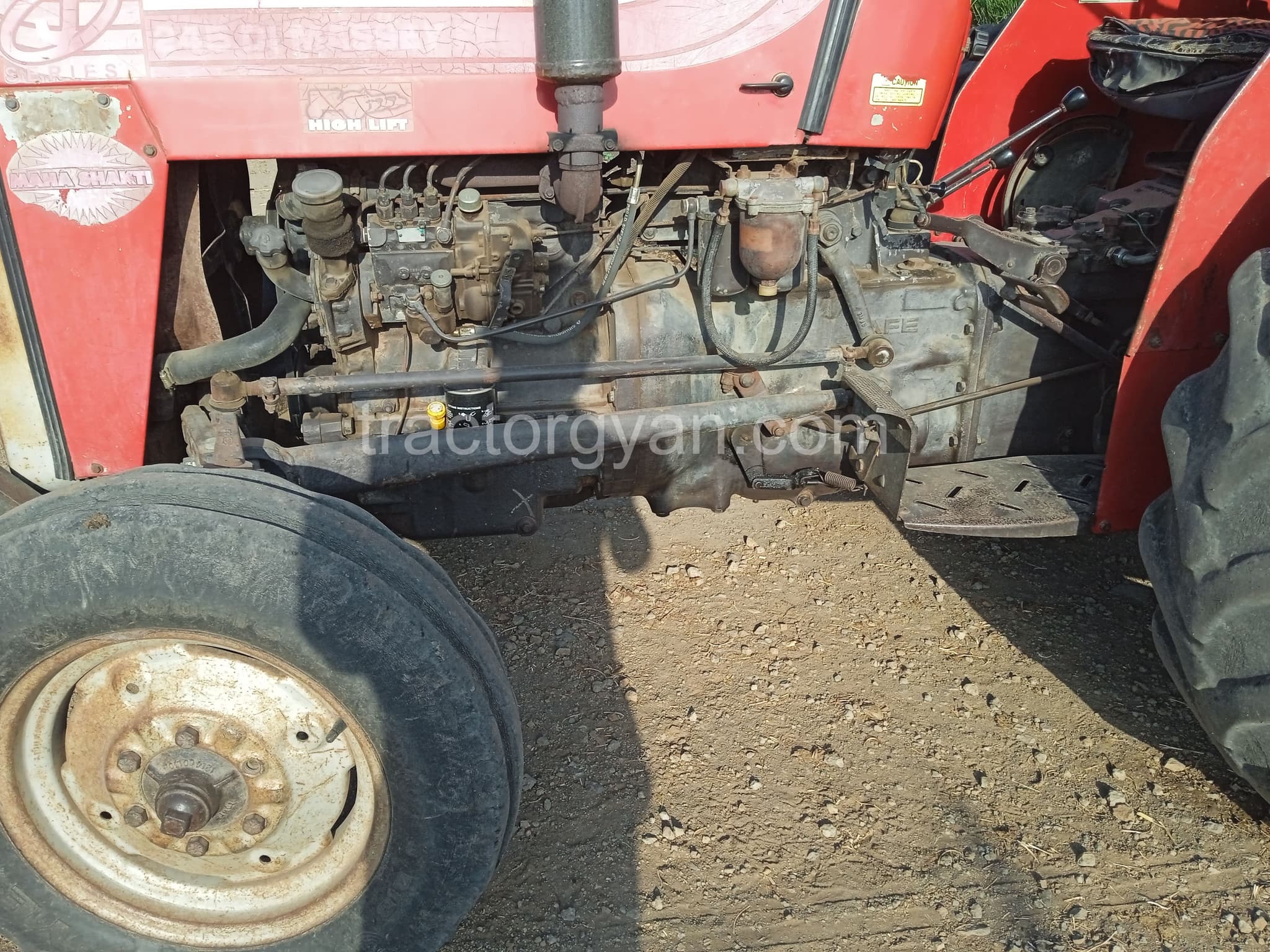 Massey ferguson 245 DI (3)
