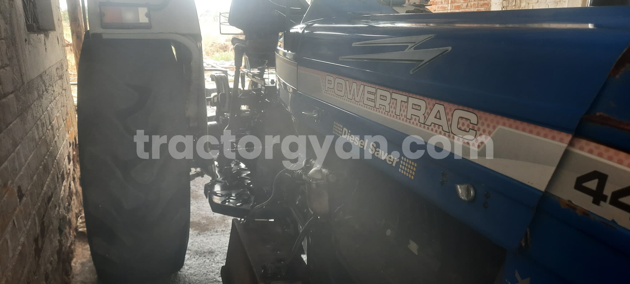 Powertrac 4455 BT (3)