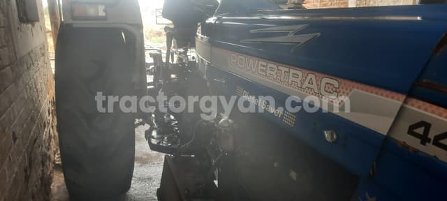 Powertrac 4455 BT (3)
