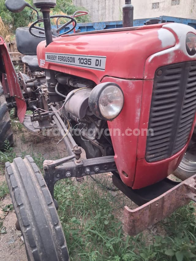 Massey ferguson 1035 DI (2)
