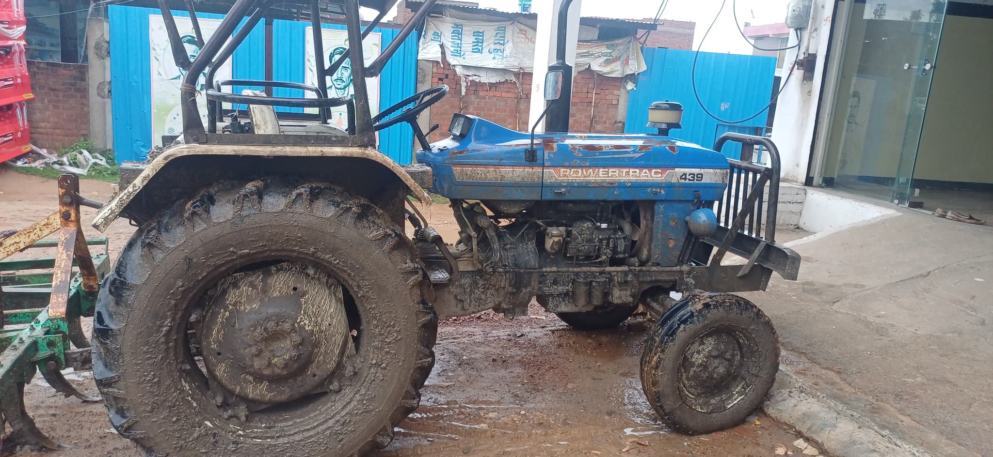 Powertrac 439 Plus (2)
