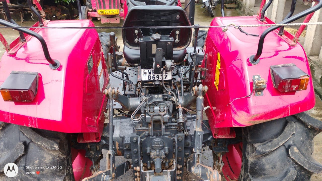 Mahindra Yuvo Tech plus 575 4WD (3)