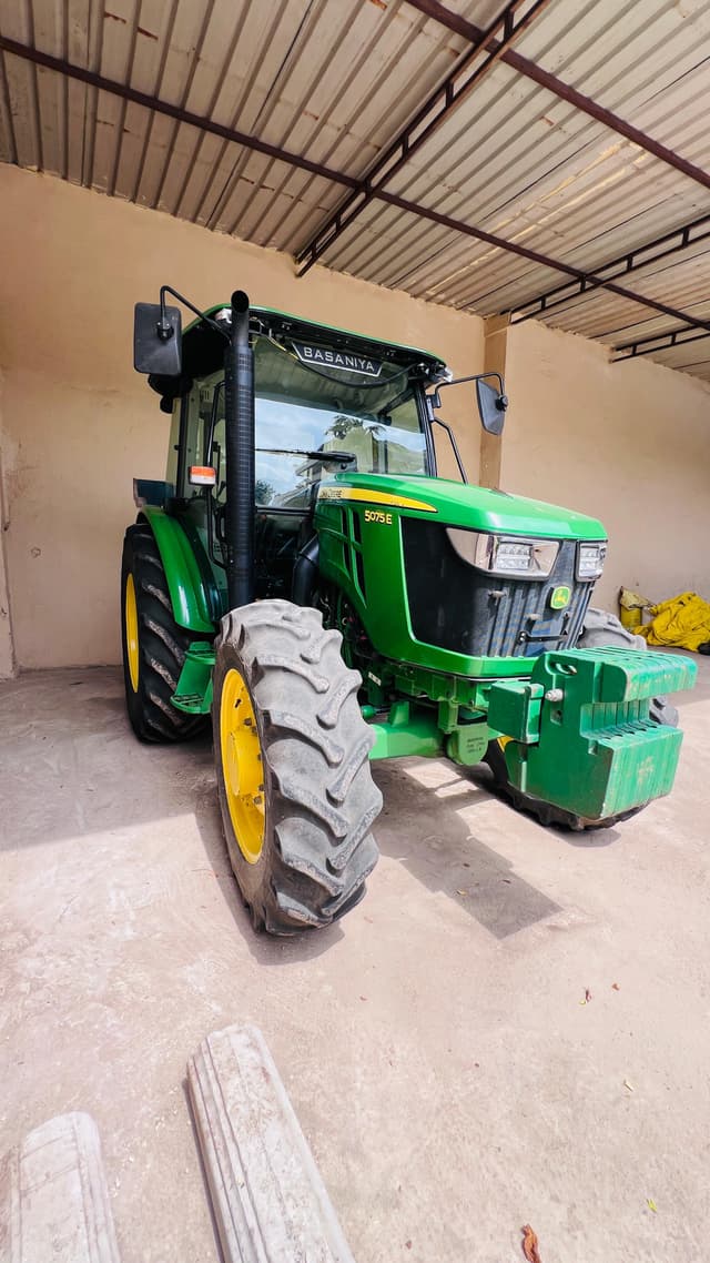 John deere 5075E AC cab 4WD (Trem IV) (2)