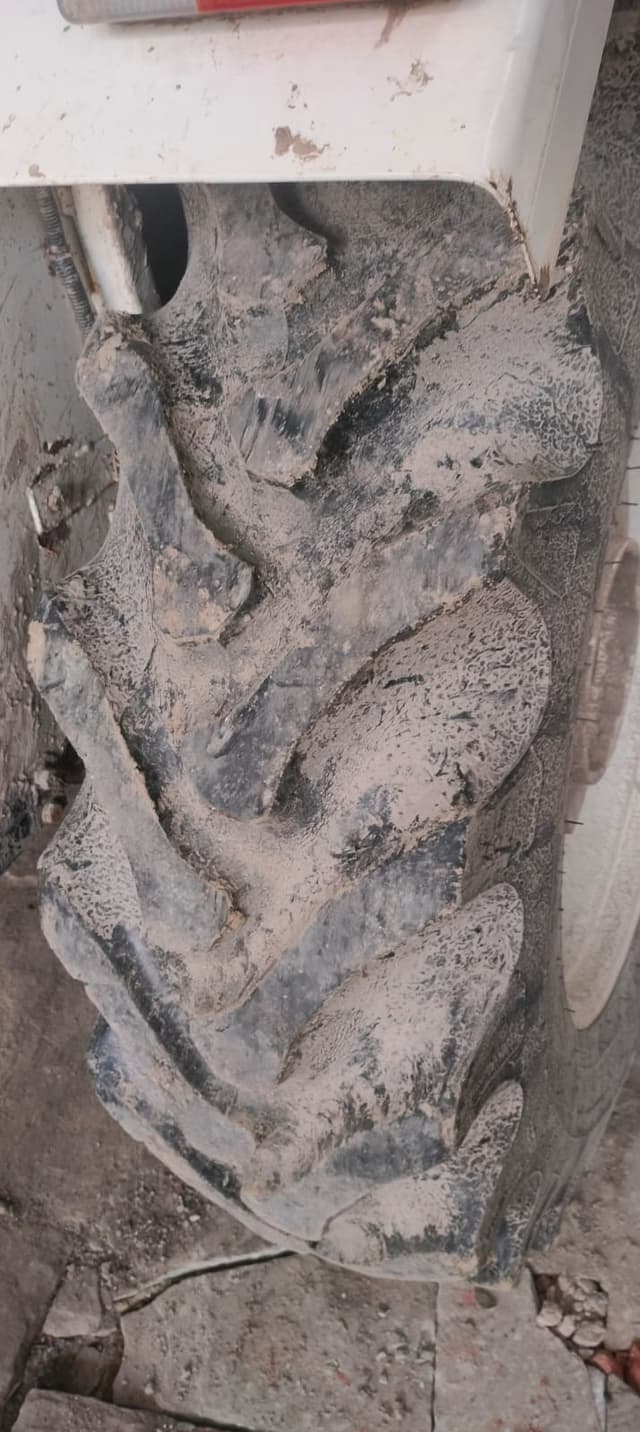 New holland 3230 NX (2)