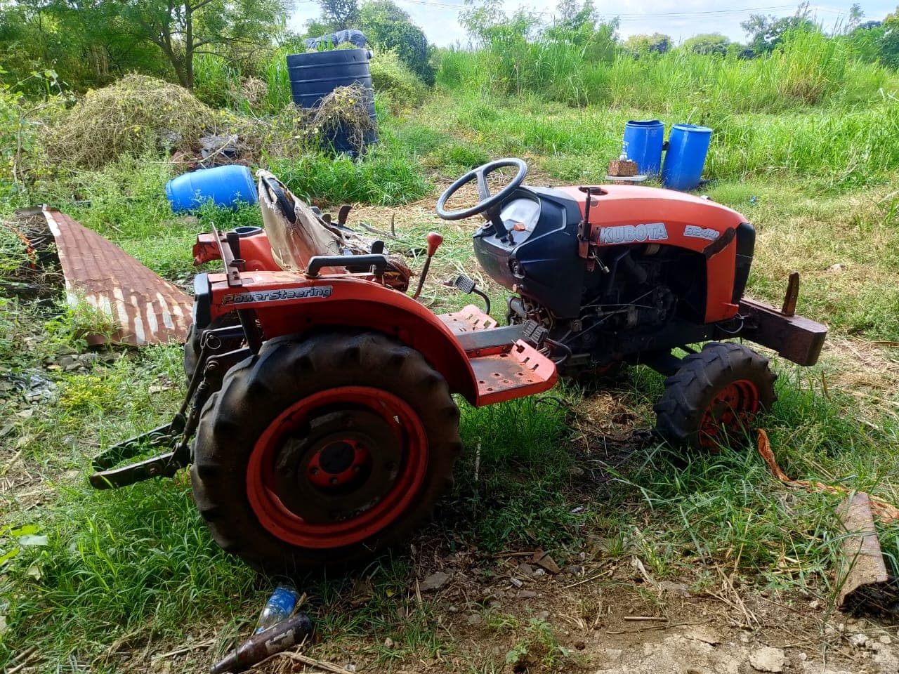 Kubota Neostar B2441 4WD (2)