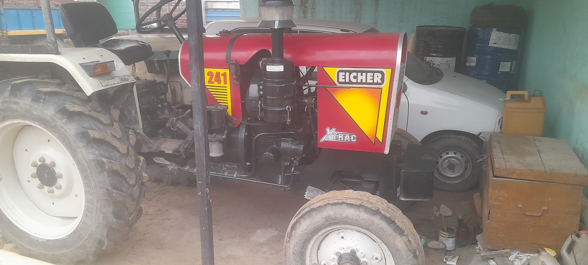 Eicher 241 (2)