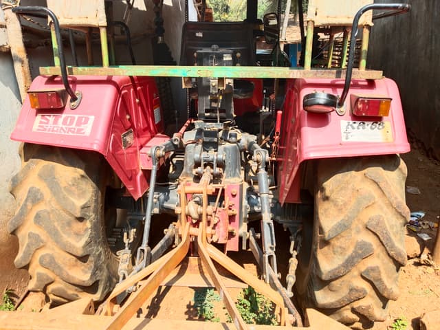 Mahindra 585 DI XP Plus DLX (49.9HP) (3)