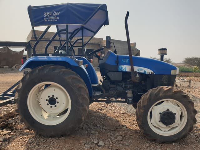 New holland Excel 4710 4wd (47HP) (4)