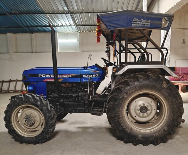 Powertrac Euro 60 Next 4wd (60HP) (4)