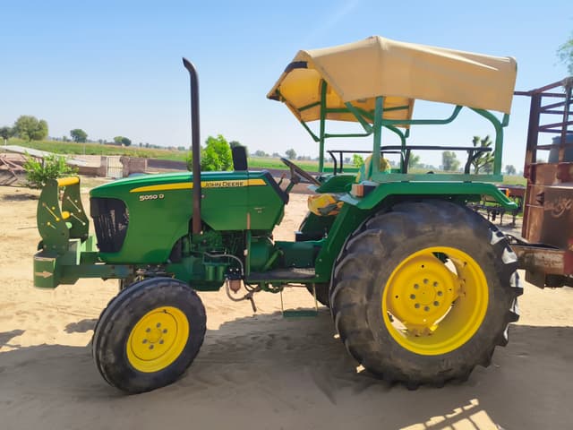 John deere 5050 D (50HP) (3)