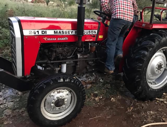Massey ferguson 241 DI Maha Shakti (4)
