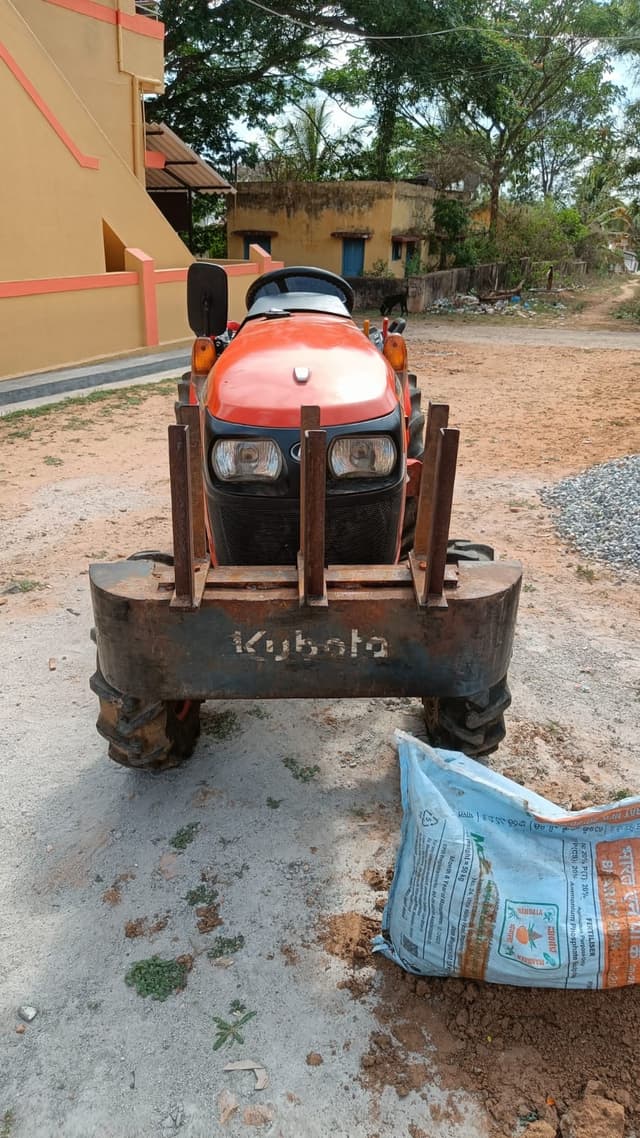 Kubota Neostar B2441 4WD (24HP) (1)