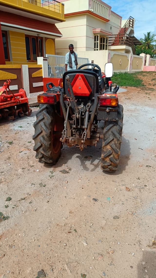 Kubota Neostar B2441 4WD (24HP) (2)
