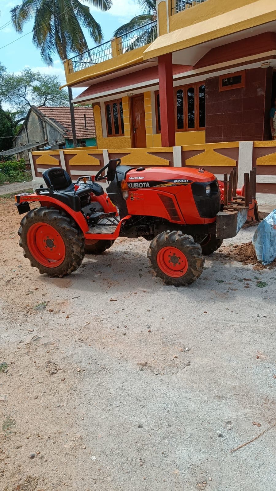 Kubota Neostar B2441 4WD (24HP) (4)