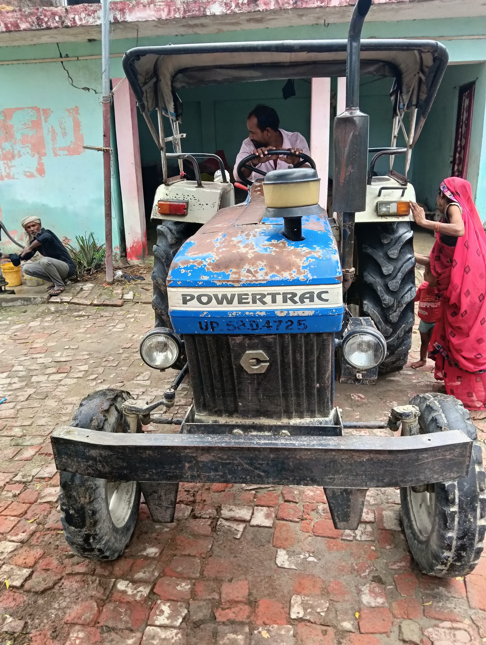 Powertrac 439 DS Plus (41HP)