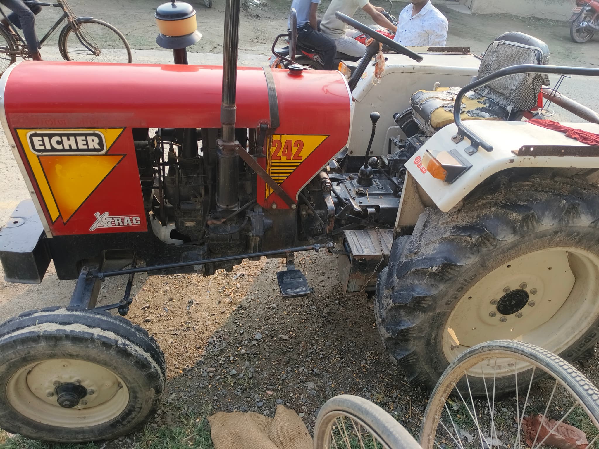 Eicher 242 (25HP) (2)