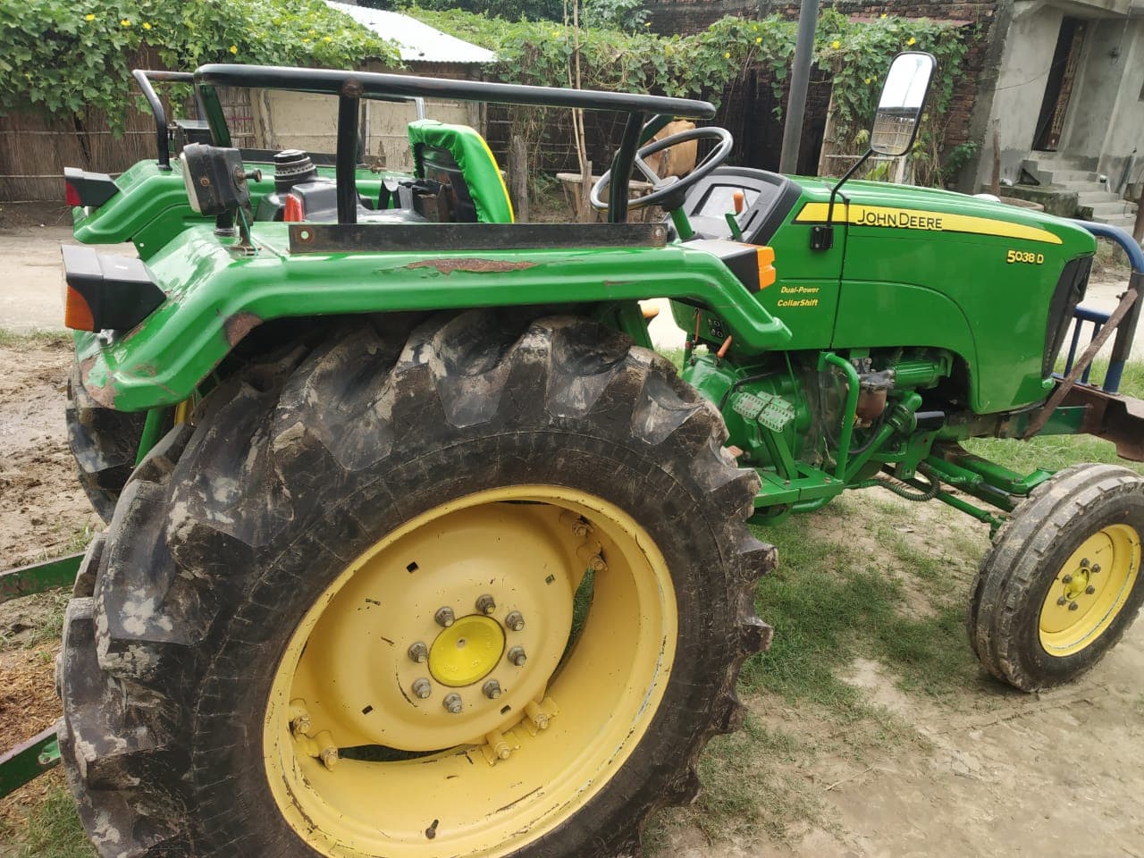 John deere 5038 D (3)