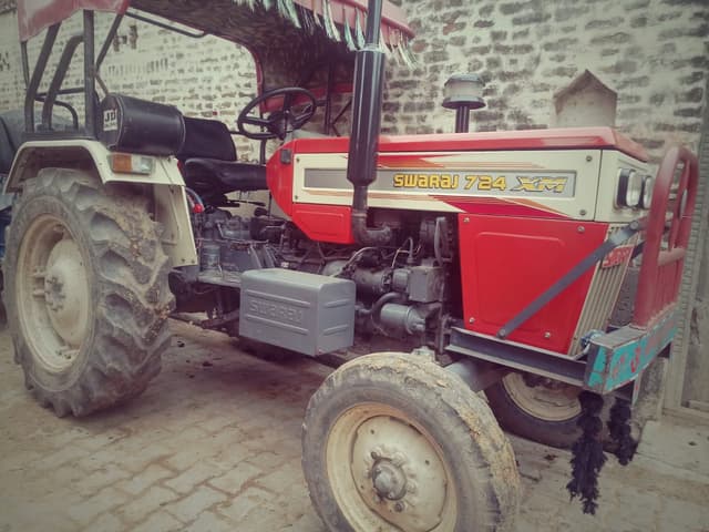 Swaraj 724 XM (3)