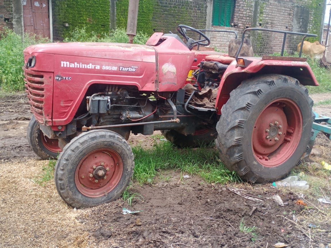 Mahindra 595 DI TURBO (2)