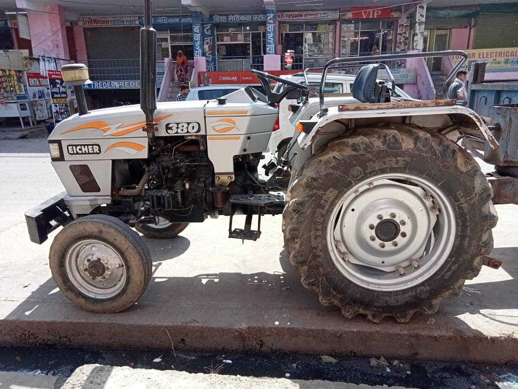 Eicher 380 SUPER DI (2)