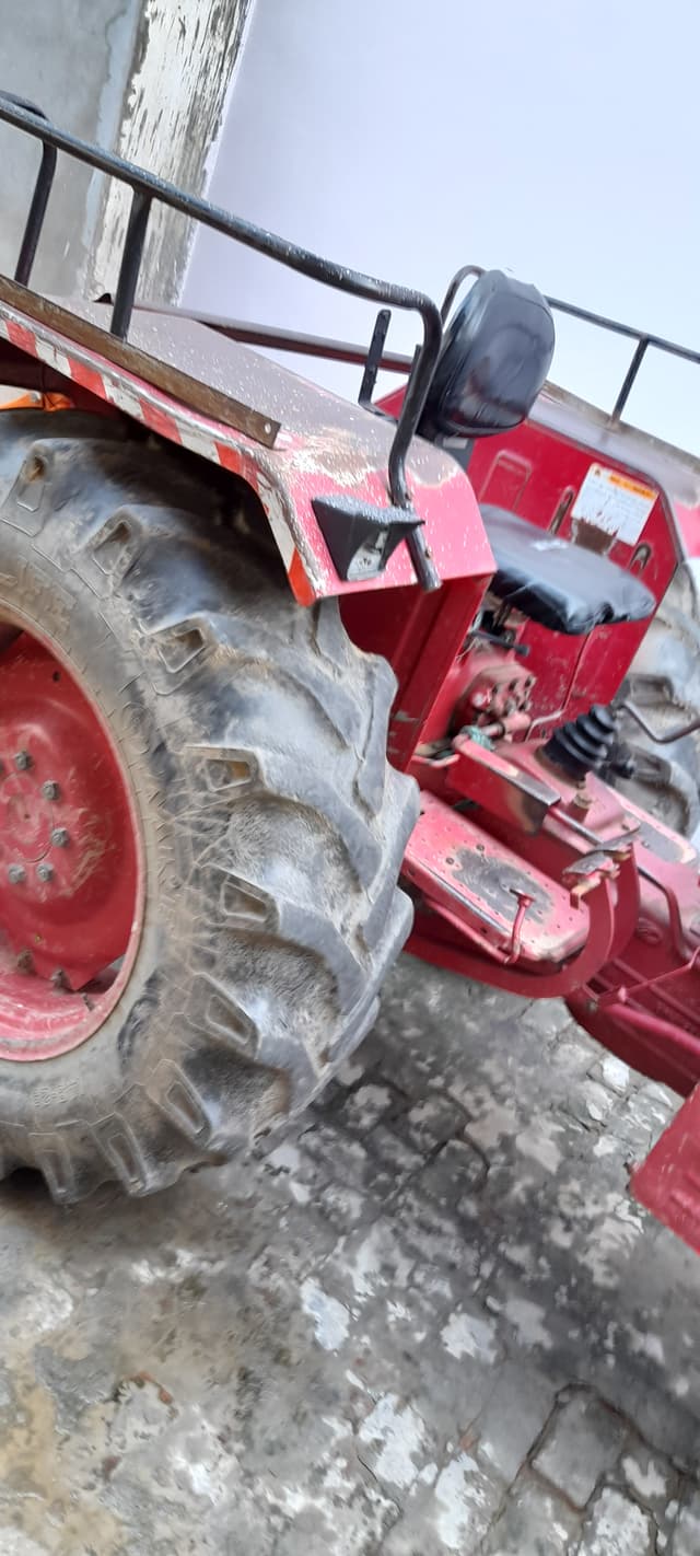 Mahindra 575 DI (2)