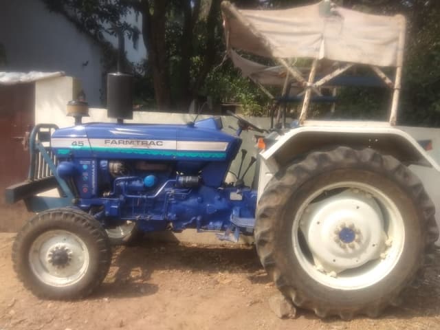 Escorts Steeltrac-18 (2)