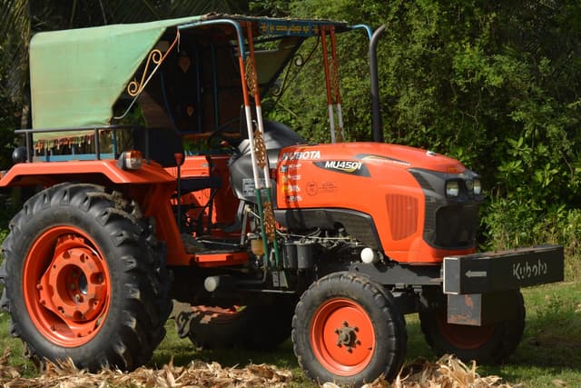 Kubota MU4501 2WD (2)