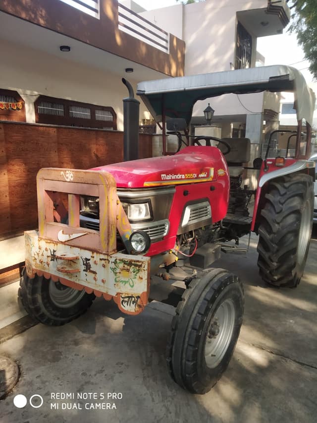 Mahindra 555 DI Powerplus (2)